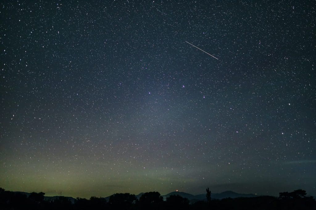 ‘Fireballs’ Will Shoot Across The Sky Tonight As The Leonid Meteor Shower Peaks